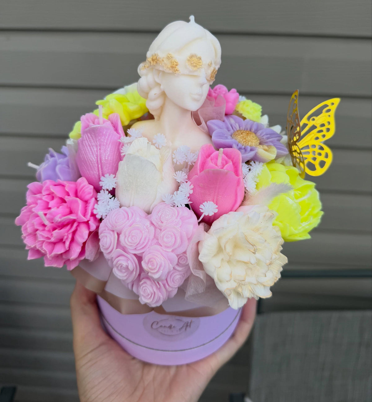 Buste femme couronne dorée en cire | Gold Crown Candle Bust | Bouquet fleurs soja luxe | Handmade Art Gift Canada