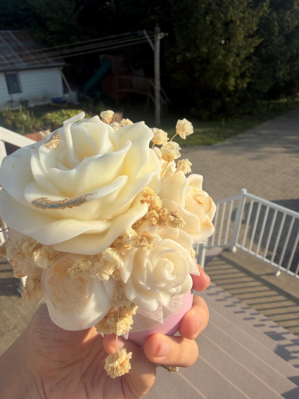Mini bouquet Just for you en cire | Mini Bouquet Roses Blanches Feuille d'or | Boîte rose soja | Handmade Thank You Gift